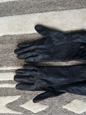 Vintage Black Leather Gloves